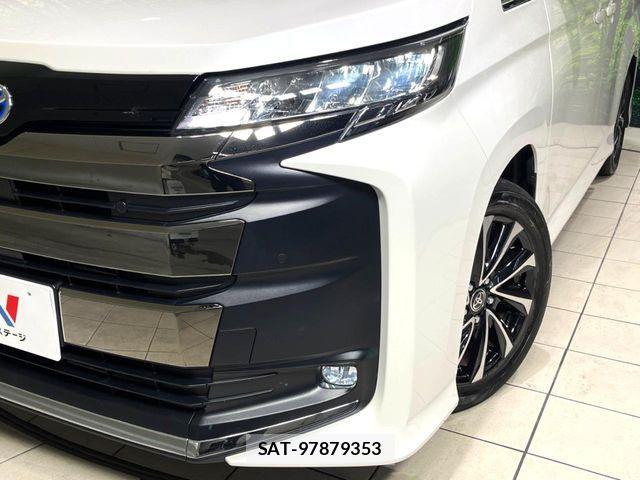 Toyota NOAH HYBRID 2023-10 8100862-12
