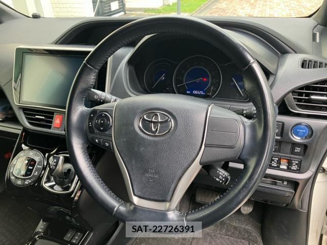 Toyota NOAH HYBRID 2018-09 8100874-17
