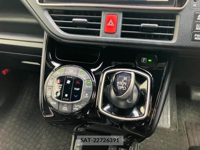 Toyota NOAH HYBRID 2018-09 8100874-21