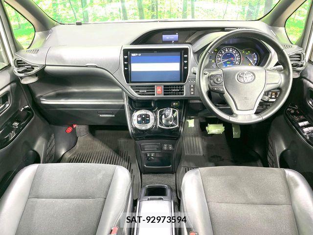 Toyota NOAH HYBRID 2019-11 8100870-1