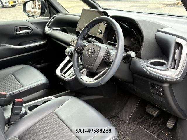 Toyota NOAH HYBRID 2024-07 8100865-1