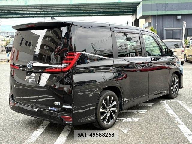 Toyota NOAH HYBRID 2024-07 8100865-2