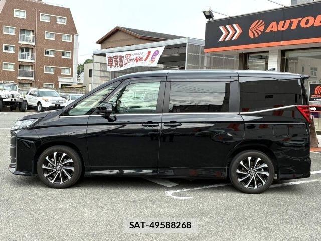 Toyota NOAH HYBRID 2024-07 8100865-5