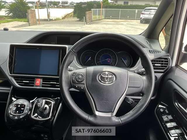 Toyota NOAH HYBRID 2019-06 8100871-10