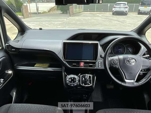 Toyota NOAH HYBRID 2019-06 8100871-11