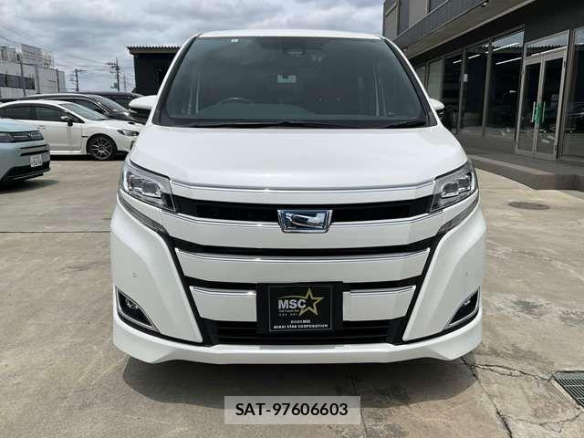 Toyota NOAH HYBRID 2019-06 8100871-1