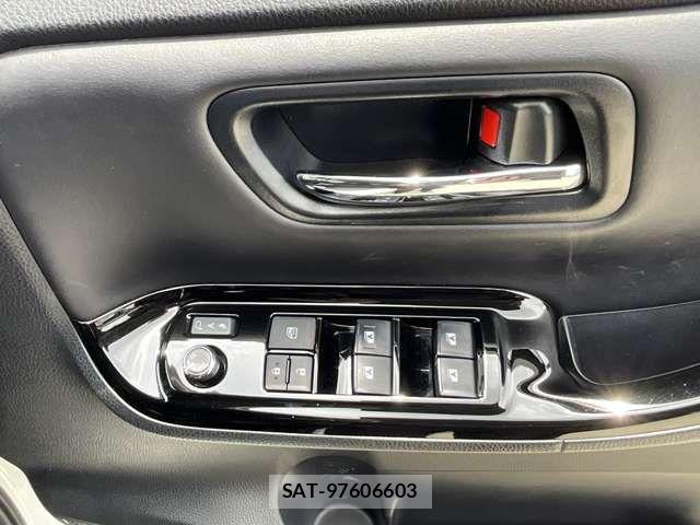 Toyota NOAH HYBRID 2019-06 8100871-20