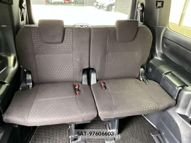 Toyota NOAH HYBRID 2019-06 8100871-23