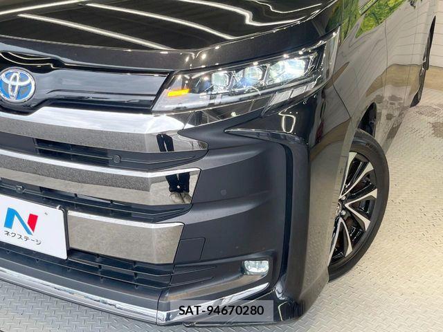 Toyota NOAH HYBRID 2023-08 8131648-12