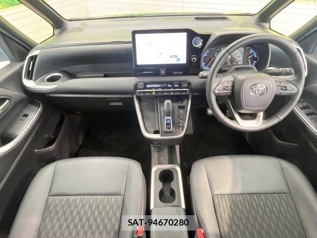 Toyota NOAH HYBRID 2023-08 8131648-1