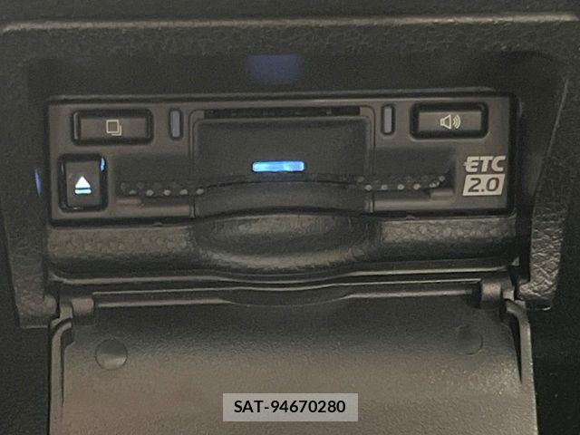 Toyota NOAH HYBRID 2023-08 8131648-6