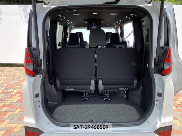 Toyota NOAH HYBRID 2026-06 8131643-12