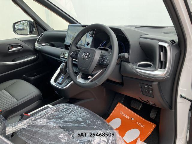 Toyota NOAH HYBRID 2026-06 8131643-1