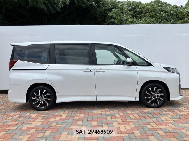 Toyota NOAH HYBRID 2026-06 8131643-5