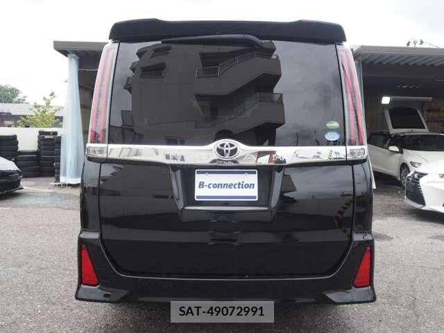Toyota NOAH HYBRID 2017-09 8131650-4