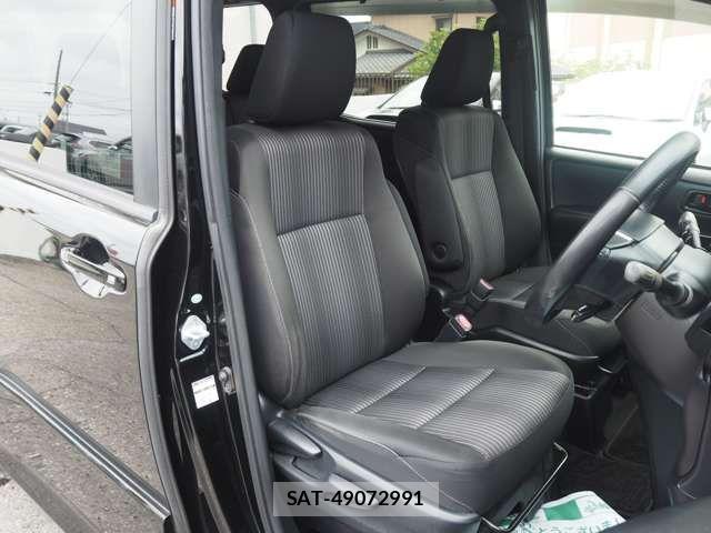 Toyota NOAH HYBRID 2017-09 8131650-7