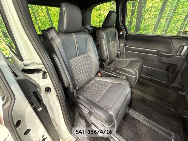 Toyota NOAH HYBRID 2024-09 8131645-9