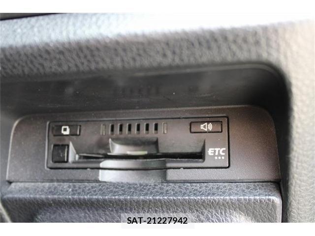 Toyota NOAH HYBRID 2017-08 8146332-13