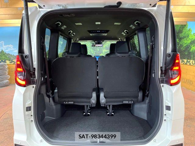 Toyota NOAH HYBRID 2024-04 8146324-12
