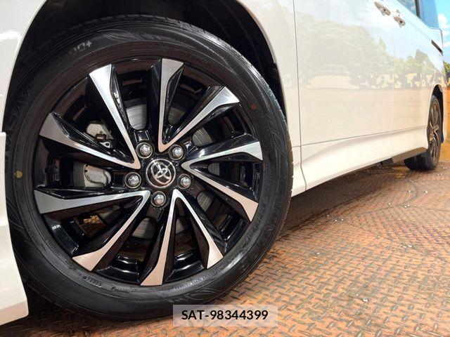Toyota NOAH HYBRID 2024-04 8146324-15