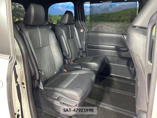 Toyota NOAH HYBRID 2024-07 8146330-8