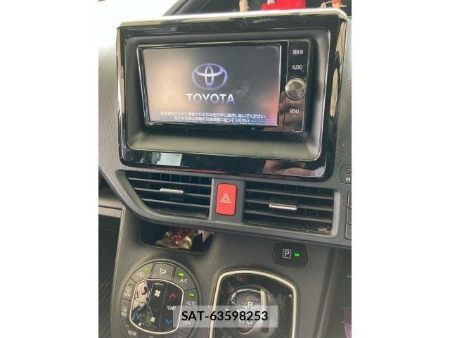 Toyota NOAH HYBRID 2017-09 8158920-19