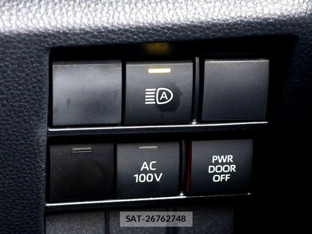 Toyota NOAH HYBRID 2022-07 8158919-18