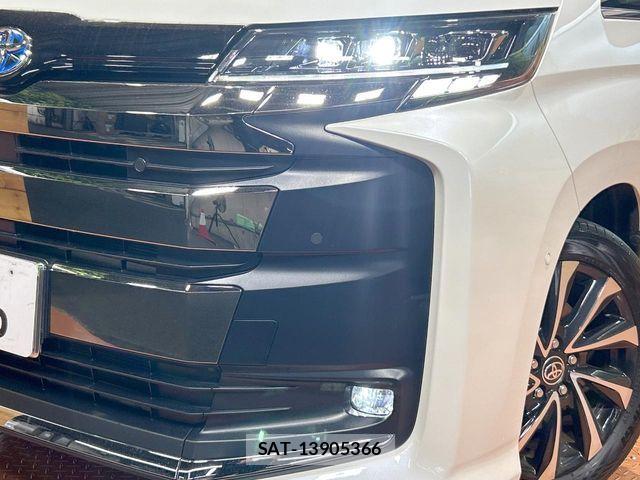 Toyota NOAH HYBRID 2023-04 8209183-11