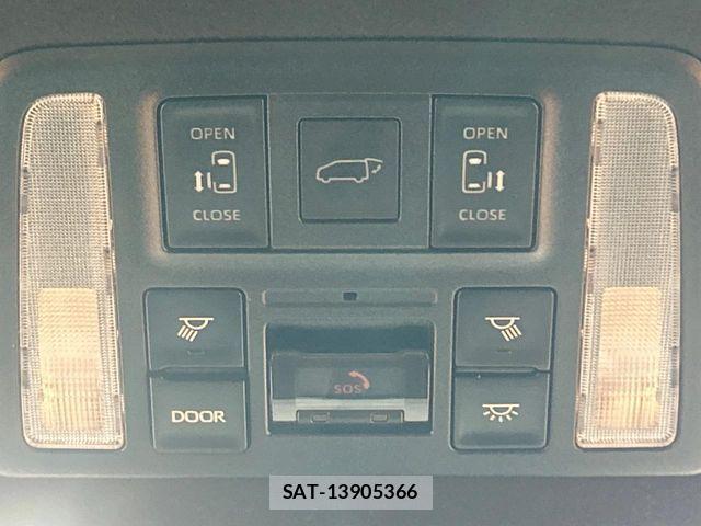 Toyota NOAH HYBRID 2023-04 8209183-4
