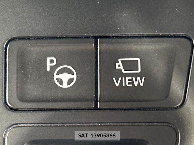 Toyota NOAH HYBRID 2023-04 8209183-5