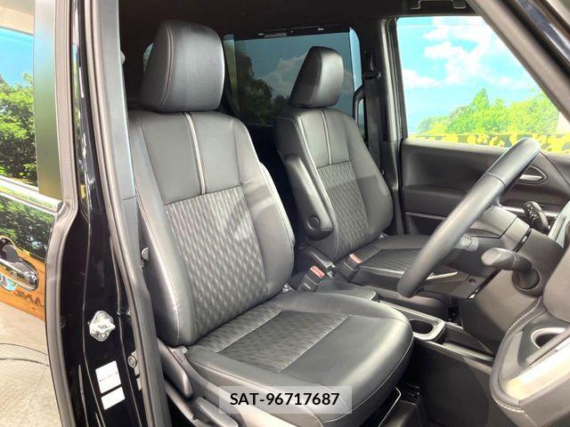 Toyota NOAH HYBRID 2025-08 8209181-7
