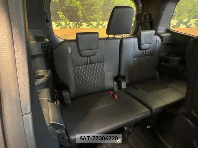 Toyota NOAH HYBRID 2023-01 8209191-9