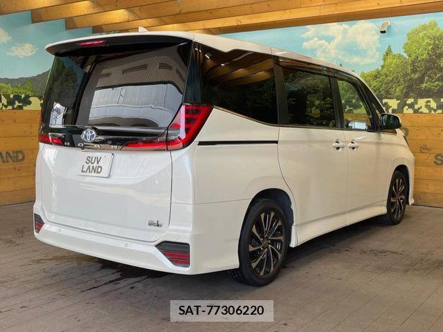 Toyota NOAH HYBRID 2023-01 8209191-17