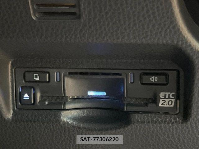 Toyota NOAH HYBRID 2023-01 8209191-6
