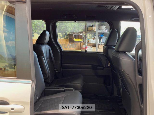 Toyota NOAH HYBRID 2023-01 8209191-8