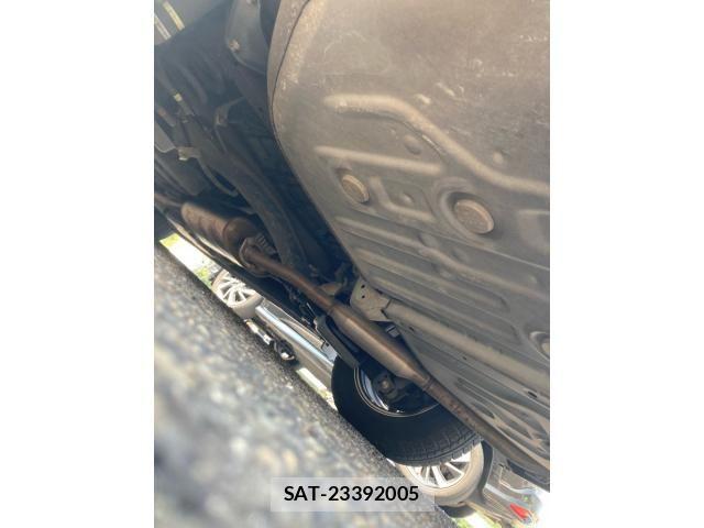 Toyota NOAH HYBRID 2014-06 8209208-10