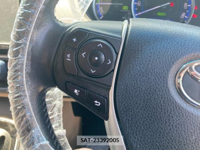 Toyota NOAH HYBRID 2014-06 8209208-19