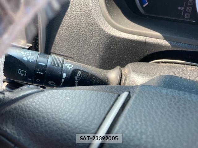 Toyota NOAH HYBRID 2014-06 8209208-21