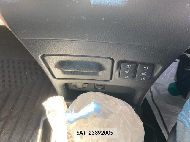 Toyota NOAH HYBRID 2014-06 8209208-22