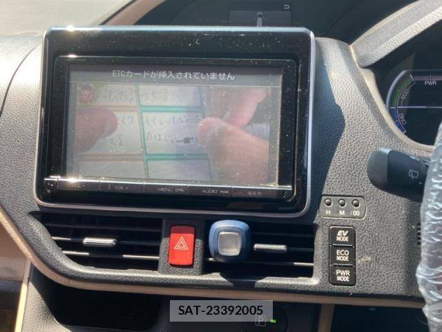 Toyota NOAH HYBRID 2014-06 8209208-25