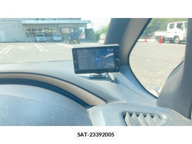 Toyota NOAH HYBRID 2014-06 8209208-7