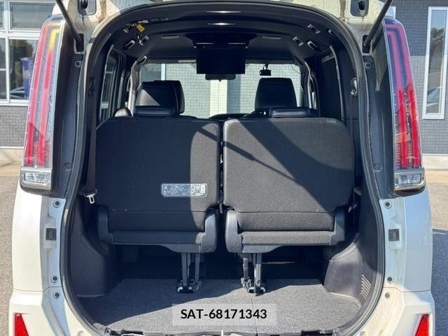 Toyota NOAH HYBRID 2018-10 8209198-11