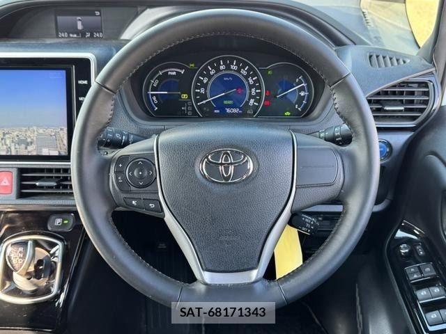 Toyota NOAH HYBRID 2018-10 8209198-12