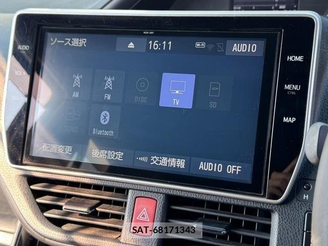 Toyota NOAH HYBRID 2018-10 8209198-19