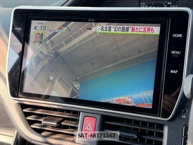 Toyota NOAH HYBRID 2018-10 8209198-20