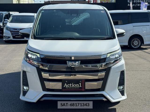 Toyota NOAH HYBRID 2018-10 8209198-2