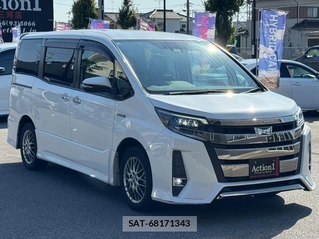Toyota NOAH HYBRID 2018-10 8209198-6
