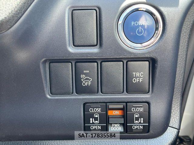 Toyota NOAH HYBRID 2016-01 8209202-14