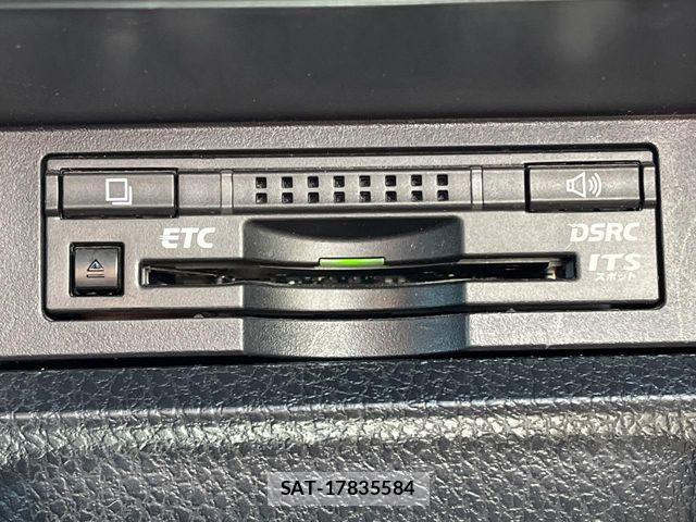 Toyota NOAH HYBRID 2016-01 8209202-17