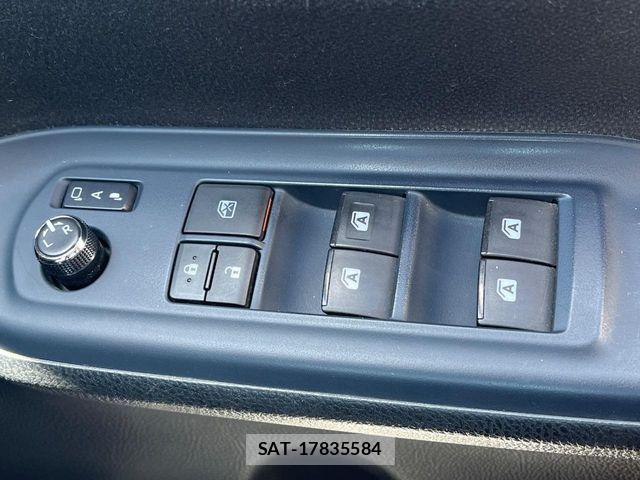 Toyota NOAH HYBRID 2016-01 8209202-19